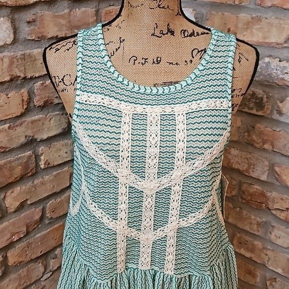 NWT Free People Ivory & Green lace peplum back cut out top size XS - Picture 3 of 11